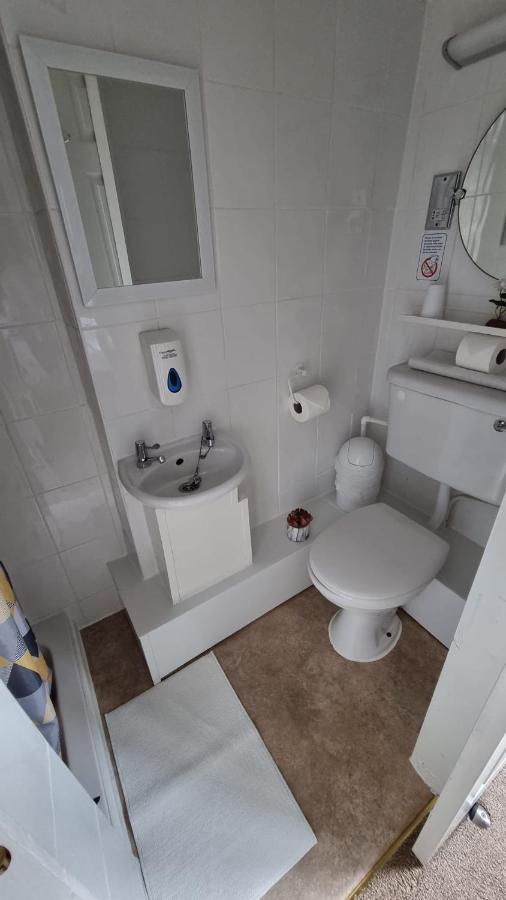 חלנדודנו The Tilstone Guest House מראה חיצוני תמונה