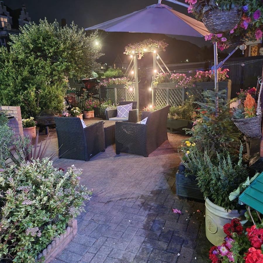 חלנדודנו The Tilstone Guest House מראה חיצוני תמונה